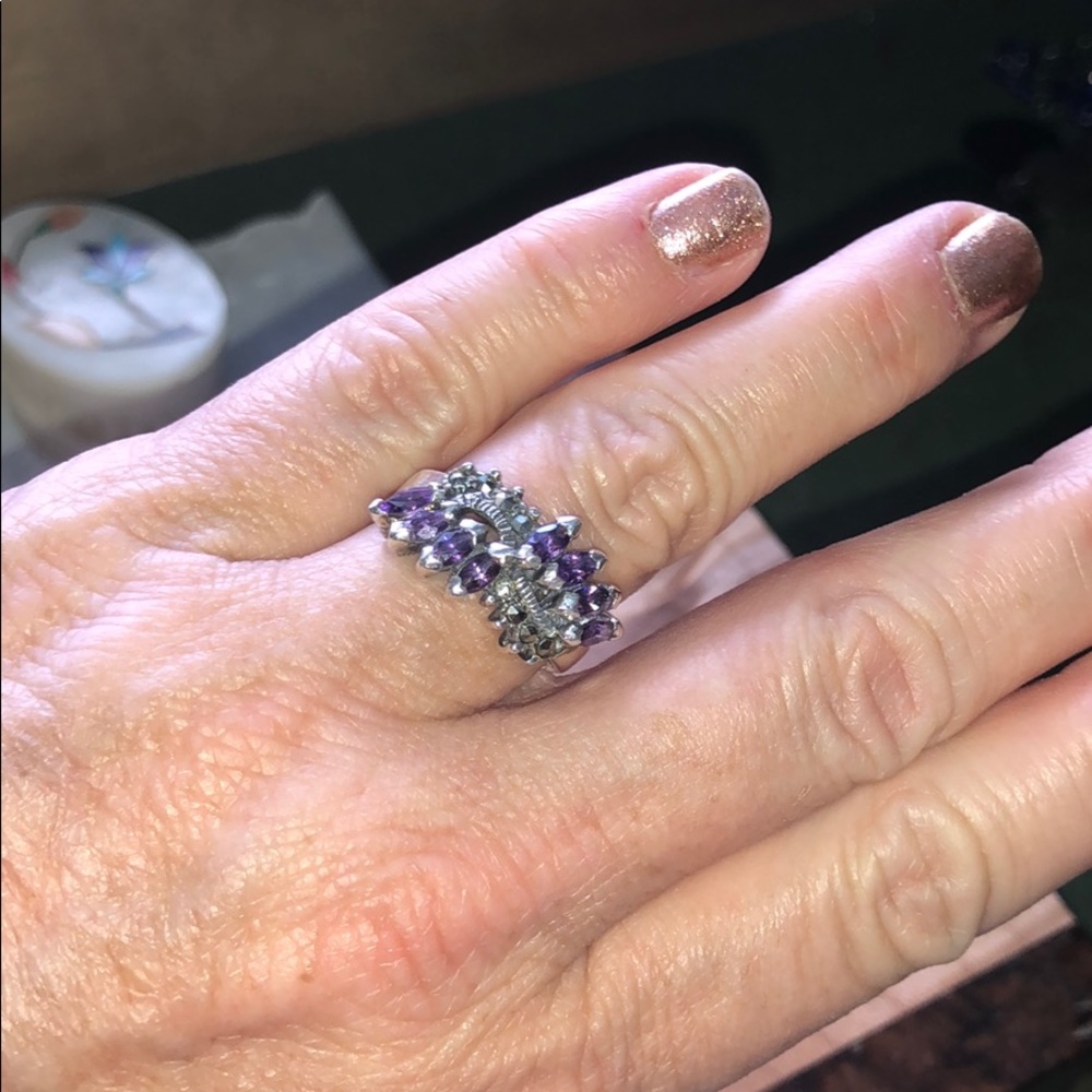 Ring - Picture 3 of 3